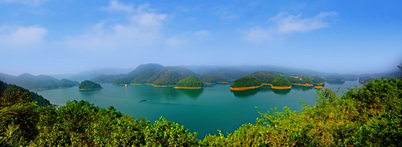 《蒙泉湖揽胜》  殷远明