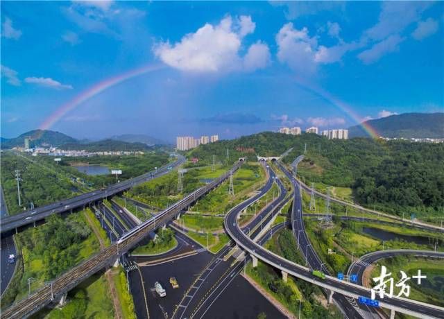 中山市道路交通网。简国新摄